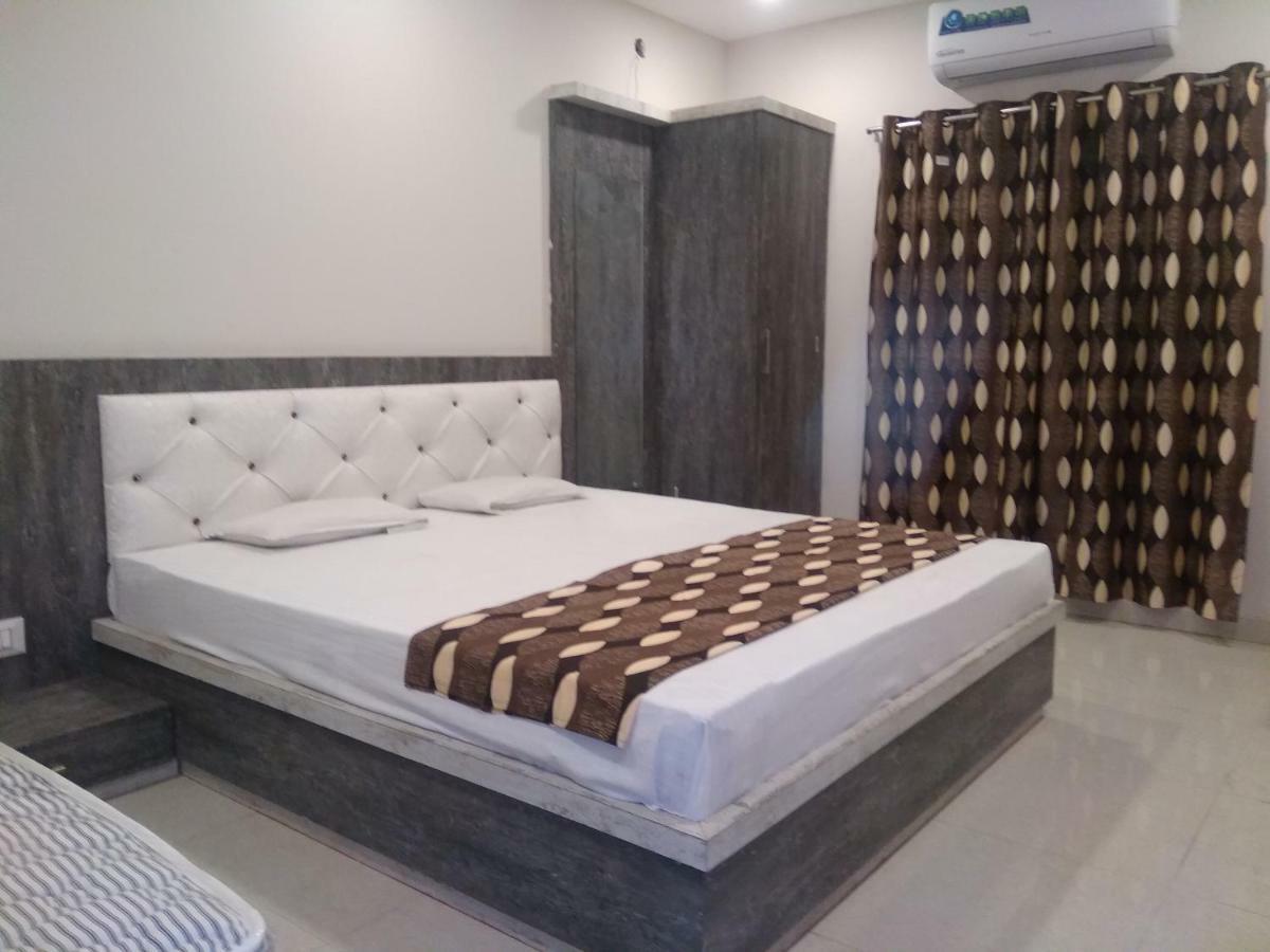 Super Hotel O Shri Shiva Palace Rāipur Extérieur photo