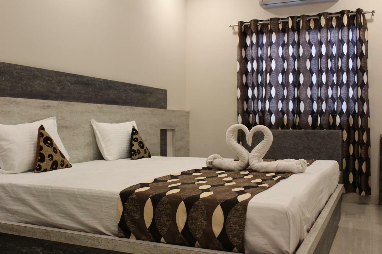 Super Hotel O Shri Shiva Palace Rāipur Extérieur photo