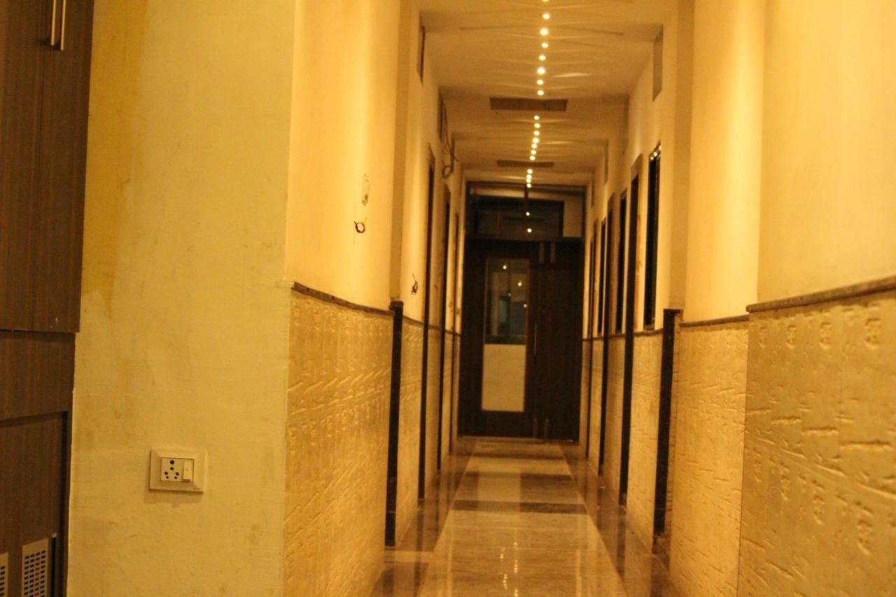 Super Hotel O Shri Shiva Palace Rāipur Extérieur photo